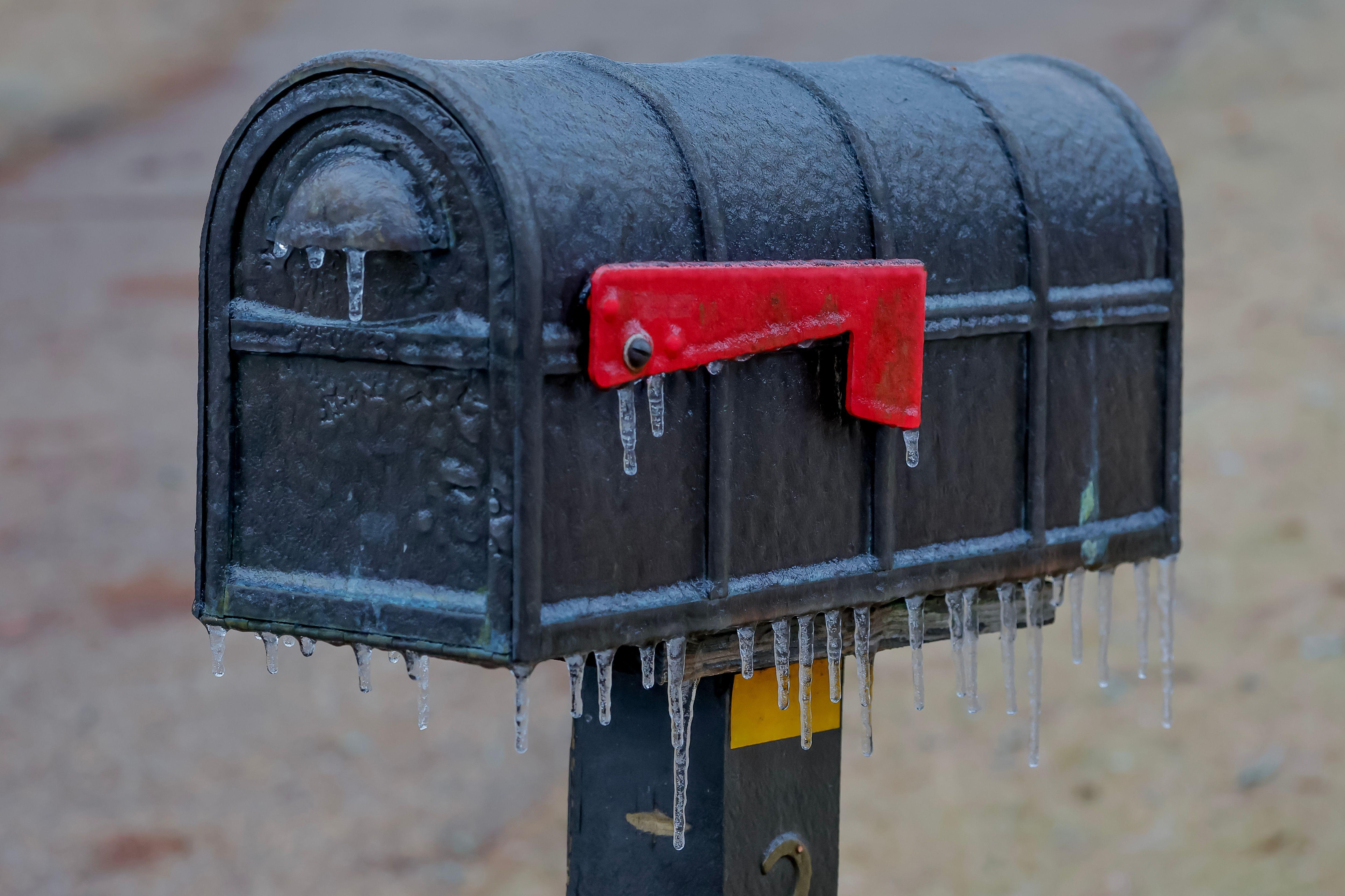 Snežna oluja paralisala Ameriku: Najmanje 17 mrtvih, stotine hiljada bez struje 14 zaleđeno poštansko sanduče u Atlanti, mećava u americi, snežna oluja u Americi