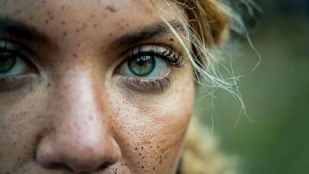 lice žene, oko žene