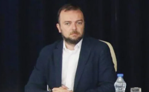 Za lošije privredne rezultate Srbije u 2025. u odnosu na očekivane više je uzroka, među kojima se kriju i trajniji, strukturni problemi, što predstavlja veću opasnost od svih drugih činilaca, rekao je glavni ekonomista Fiskalnog saveta Danko Brčerević u intervjuu za Betu.