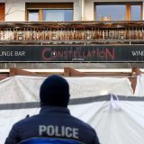 Prskalice na bocama šampanjca uzrok požara u Kran-Montani 6