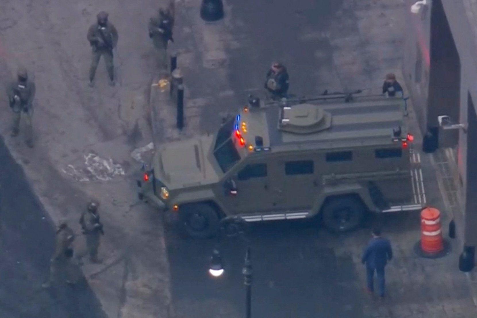 Maduro, sa lisicama na rukama, ide u američki sud - u fotografijama 4 nikolas maduro, hapšenje madura, amerikanci uhapsili madura u venecueli