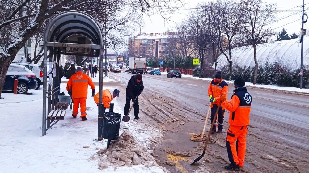 Niš pod snegom: Glavni putevi prohodni, struje i grejanja ima, saobraćaj negde otežan 7