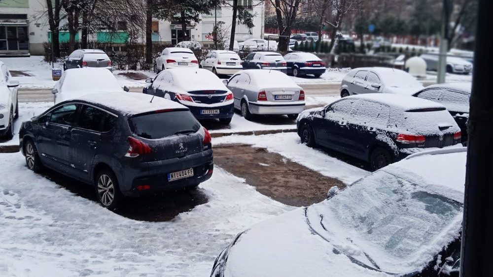 Niš pod snegom: Glavni putevi prohodni, struje i grejanja ima, saobraćaj negde otežan 3