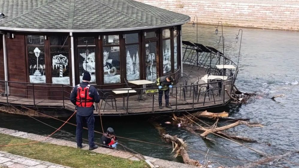 Telo nepoznatog muškarca pronađeno u centru Niša 9