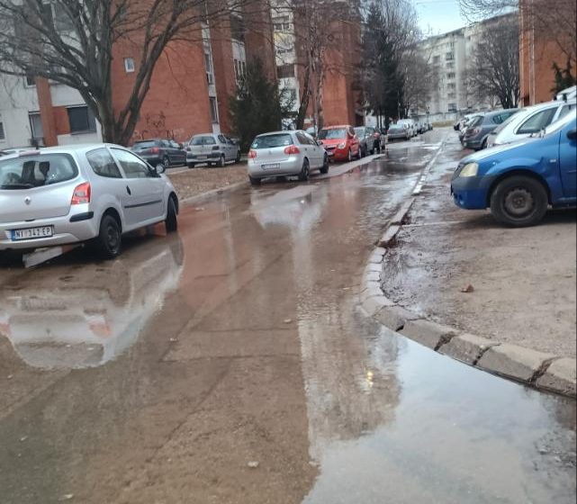 Opet havarija u jednom od najnaseljenijih delova Niša: "Bez vode smo četvrti put u poslednjih mesec dana" 9
