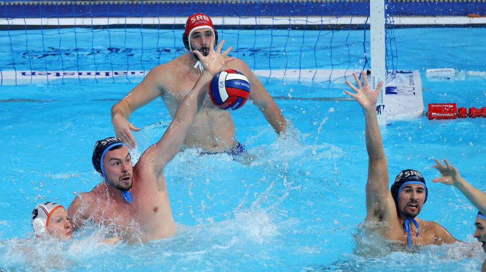 RTS se izvinio: Poznato zbog čega je pored imena Srbije stajala zastava Crne Gore tokom meča Evropskog prvenstva 9