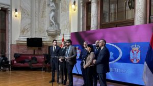 Šta su članovi EP čuli od srpske opozicije na sastanku i obrnuto: Jedan od uslova i jasan stav prema sukobu u Ukrajini 7 Šta su članovi EP čuli od srpske opozicije na sastanku i obrnuto: Jedan od uslova i jasan stav prema sukobu u Ukrajini 4