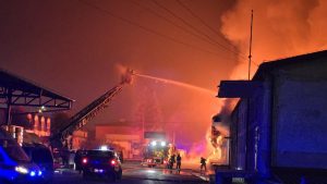 MUP: Završava se gašenje požara u Novom Pazaru, niko nije povređen 16 MUP: Završava se gašenje požara u Novom Pazaru, niko nije povređen 11