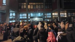 (BLOG) "Nećemo pristati na osvetu": Studenti obišli Filozofski fakultet, DIF i Pravni (FOTO) 8