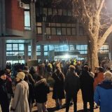 Profesor Atila Dudaš napustio predavanje nakon što su studenti koji protestuju ušli u amfiteatar (VIDEO) 6