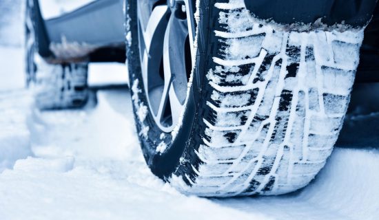 Točkovi šlajfuju i ne možete da krenete sa parkinga? Bez drame, probajte ovaj stari trik 13