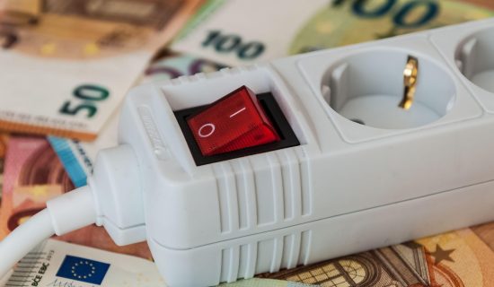 Kada počinje jeftina struja u Srbiji: Vodič za noćnu tarifu i uštedu na računima 12