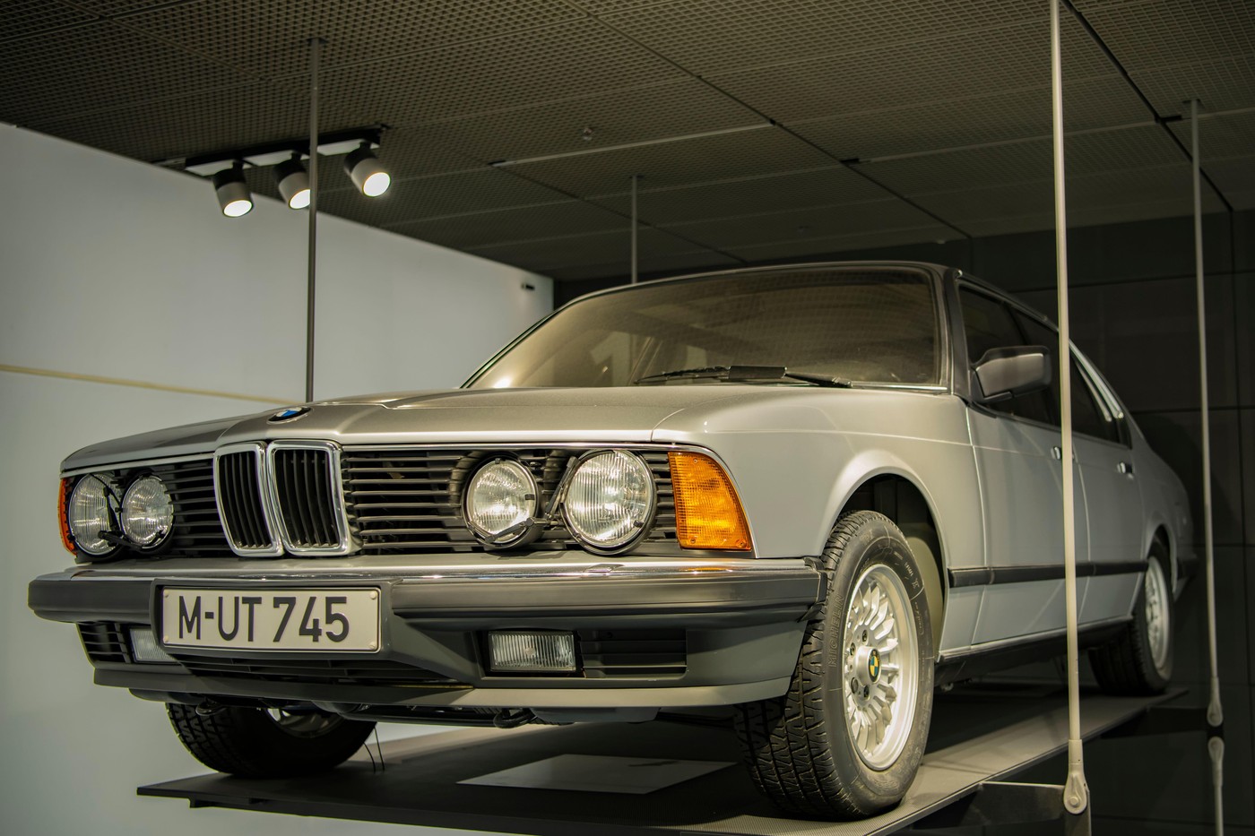 Dobro ulaganje: Limuzine iz 1980-ih i 1990-ih čija vrednost brzo raste 3 Dobro ulaganje: Limuzine iz 1980-ih i 1990-ih čija vrednost brzo raste 2