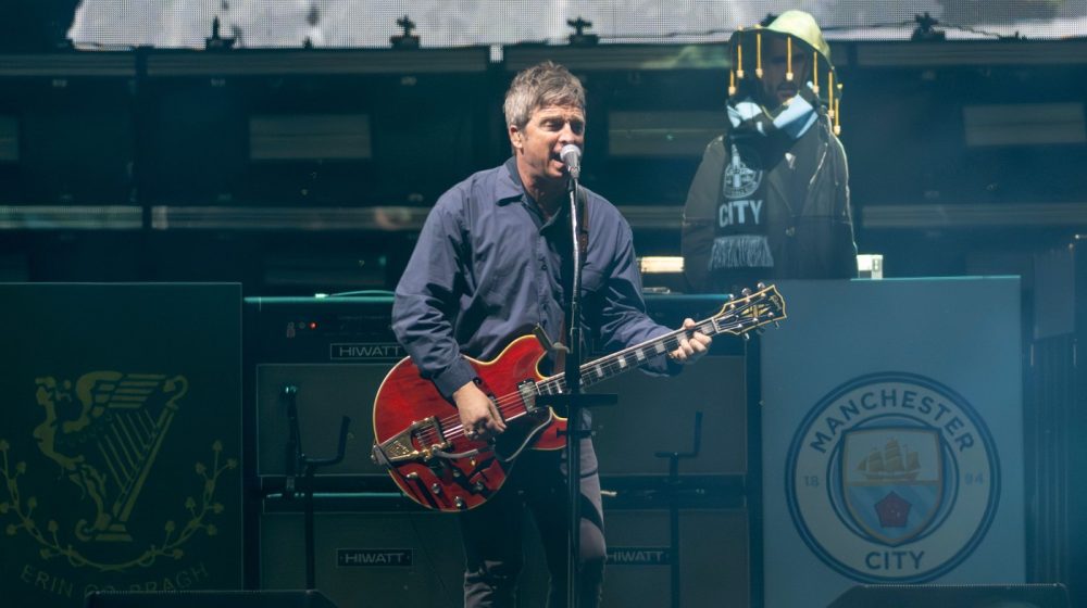 noel galager dzejms bond pesma