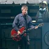 noel galager dzejms bond pesma