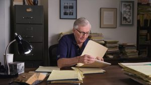 U vremenu kada se istina sve češće meri brojem klikova, a ne težinom dokaza, Netflixov dokumentarni film "Cover-Up" Laure Poitras i Marka Obenhausa dolazi kao tihi, ali nemilosrdan podsetnik na vrednost neustrašivog novinarstva.