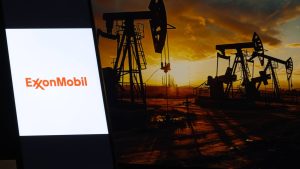 Administracija Donalda Trampa nije se konsultovala sa naftnim kompanijama Ekson mobil, KonokoFilips ili Ševron o Venecueli pre ili posle akcije američkih snaga u toj zemlji, potvrdili su predstavnici kompanija upoznati sa situacijom, dodajući da će sastanak biti održan krajem nedelje, piše Rojters.