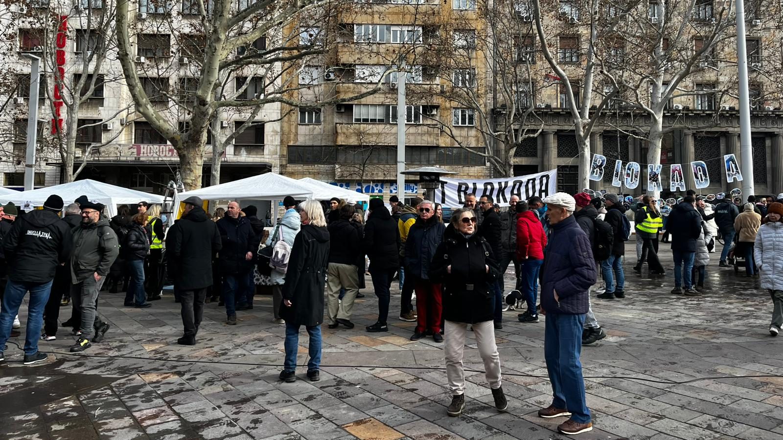 (BLOG) "Zajedno uz studente": Na Trgu Nikole Pašića zborovi, glumci, trkači i studenti, okupljanje u toku i u Pionirskom parku (FOTO) 2
