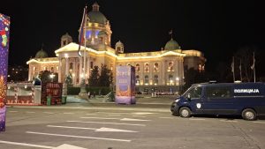 (FOTO) Božićno seoce ispred Skupštine prazno, svi štandovi zatvoreni 5