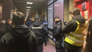 Na Filozofski u Novom Sadu stigla policija (FOTO; VIDEO) 4