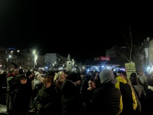 Protest ispred Jovine gimnazije: Novosađani podržali zahteve učenika (VIDEO, FOTO) 1