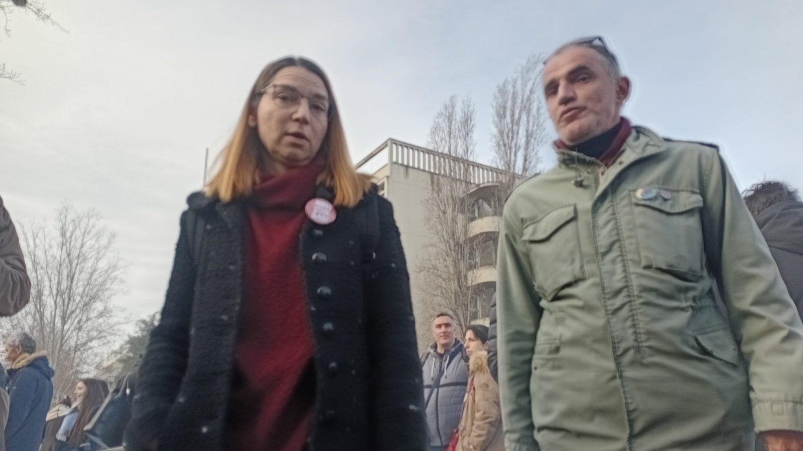 Skup podrške Jeleni Kleut ispred Rektorata u Novom Sadu: Prošireni Senat odlučuje da li će biti izabrana u redovnu profesorku 2