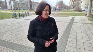 Tatjana Đurin profesorka Filozofskog fakulteta povređena prilikom intervencije policije: "Podnela sam prijavu, udarali su nas štitovima i pesnicama" (VIDEO) 13 Tatjana Đurin profesorka Filozofskog fakulteta povređena prilikom intervencije policije: "Podnela sam prijavu, udarali su nas štitovima i pesnicama" (VIDEO) 11