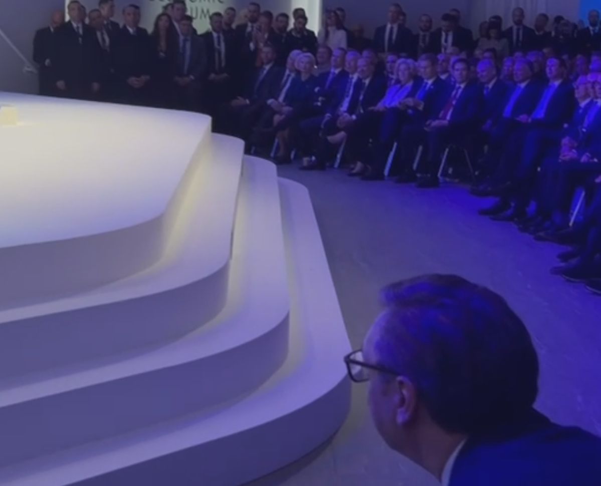 Posle Trampovog govora u Davosu oglasio se Vučić, mediji javili gde je sedeo 2