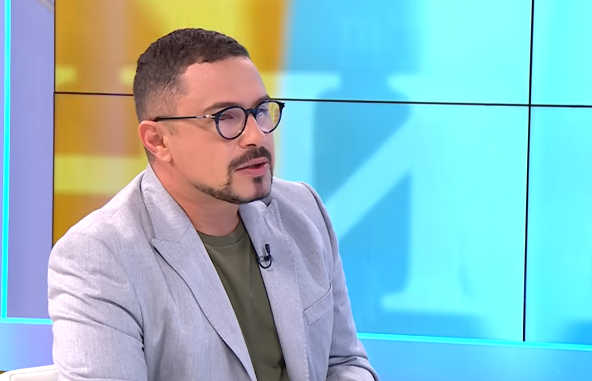 Božićne poruke s foricama i mimovima kao "težak krindž": Kako smo zaboravili da čestitamo praznike najbližima 2