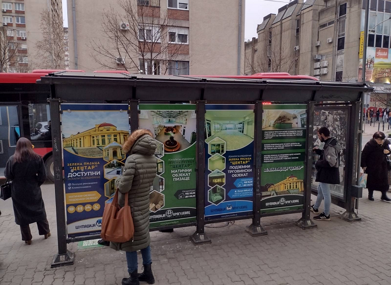 Od biblijskih sadržaja do kamagra nadražaja, strani jezici i domaća kuhinja: Šta se sve „nudi” na autobuskim stajalištima (FOTO) 9
