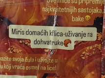 Od biblijskih sadržaja do kamagra nadražaja, strani jezici i domaća kuhinja: Šta se sve „nudi” na autobuskim stajalištima (FOTO) 8