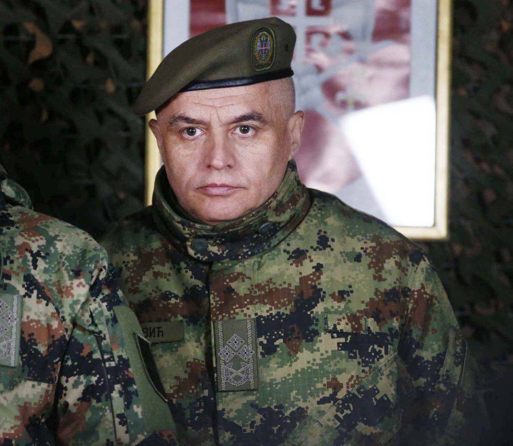 General Milosav Simović General Simović naredio kopiranje tajnih podataka iz službenog telefona i prenos dokumentacije u svoj stan: Šta piše u presudi Višeg suda u Nišu 5