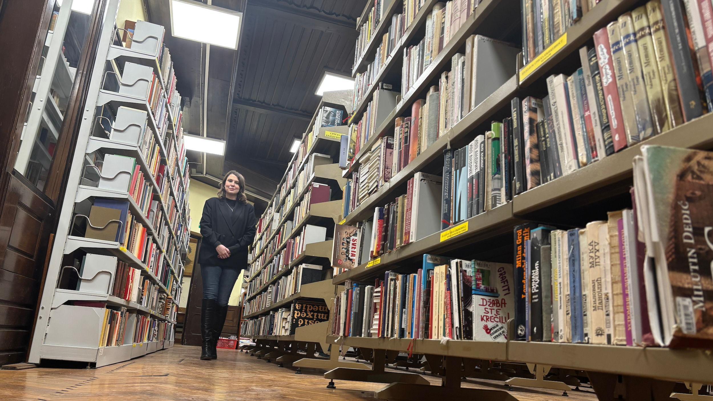 BBC u šetnji bibliotekom sa Sarom Arsenović: Knjigama osvaja internet 4 Sara Arsenović