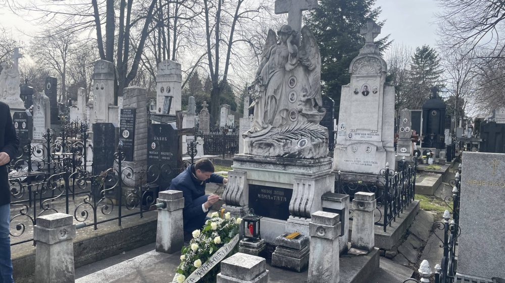 Predstavnici DS-a položili venac na grobu osnivača te stranke 1