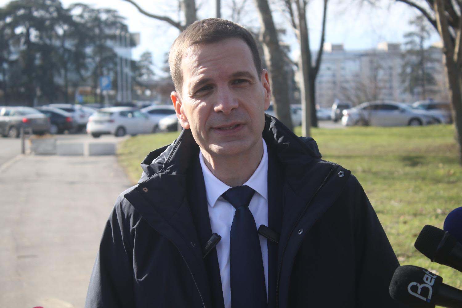 Kada SNS kaže država, srpstvo, vera, misle režim, Vučić i pljačka: Povodom izjave Ane Brnabić da su napadnuti stubovi Srbije 5 Kada SNS kaže država, srpstvo, vera, misle režim, Vučić i pljačka: Povodom izjave Ane Brnabić da su napadnuti stubovi Srbije 4