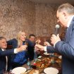 Dodik zapevao: Ovako je proslavljena pobeda Karana (VIDEO) 12