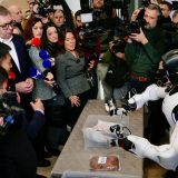 Vučić na prezentaciji robota kineske kompanije AGIBOT Innovation 6