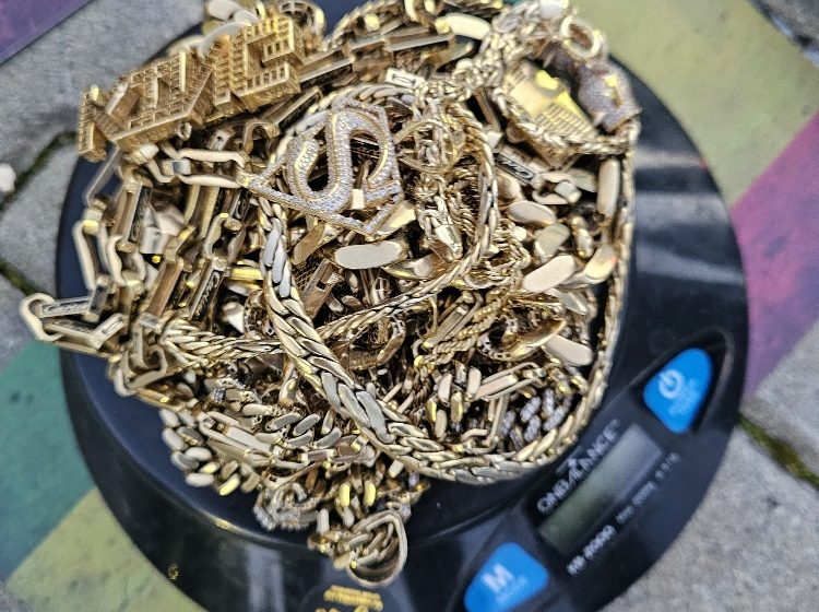 Na graničnom prelazu Gostun zaplenjeni droga, oružje i zlato (FOTO) 1