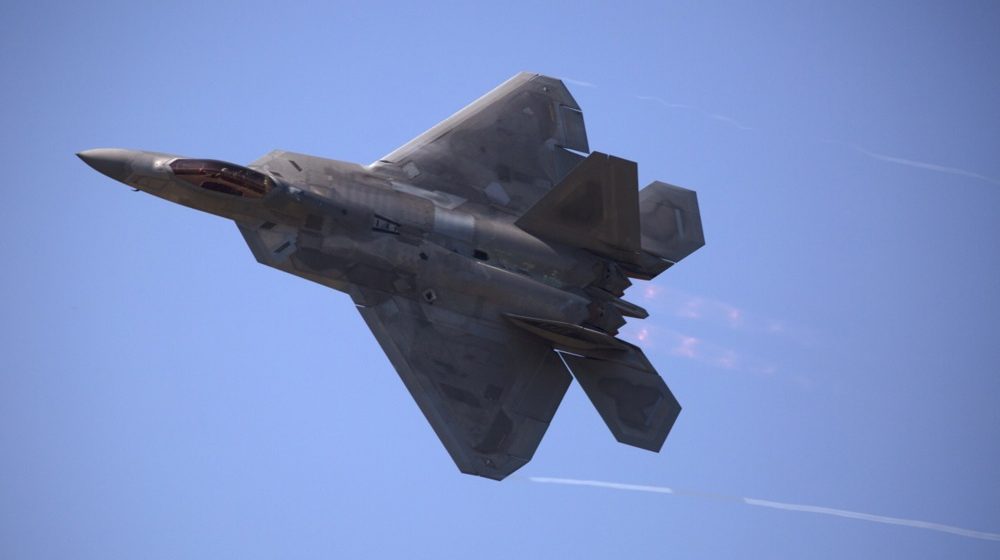 Tajms of Izrael: SAD iz Britanije premeštaju takozvane nevidljive avione bliže Iranu 1