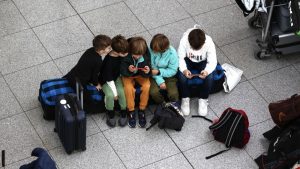 Sve više zemalja u "koaliciji digitalno voljnih": Evropa se sprema da uvede zabranu društvenih mreža među decom 5