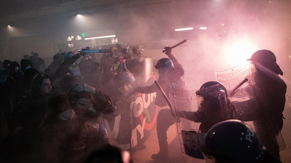 Italijanska policija bacila suzavac na demonstrante koji su protestovali u blizini olimpijskog sela 11