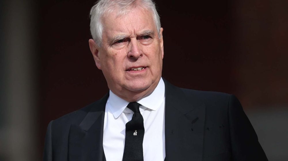 Bivši britanski princ Endru pušten iz policije posle višečasovnog ispitivanja 7