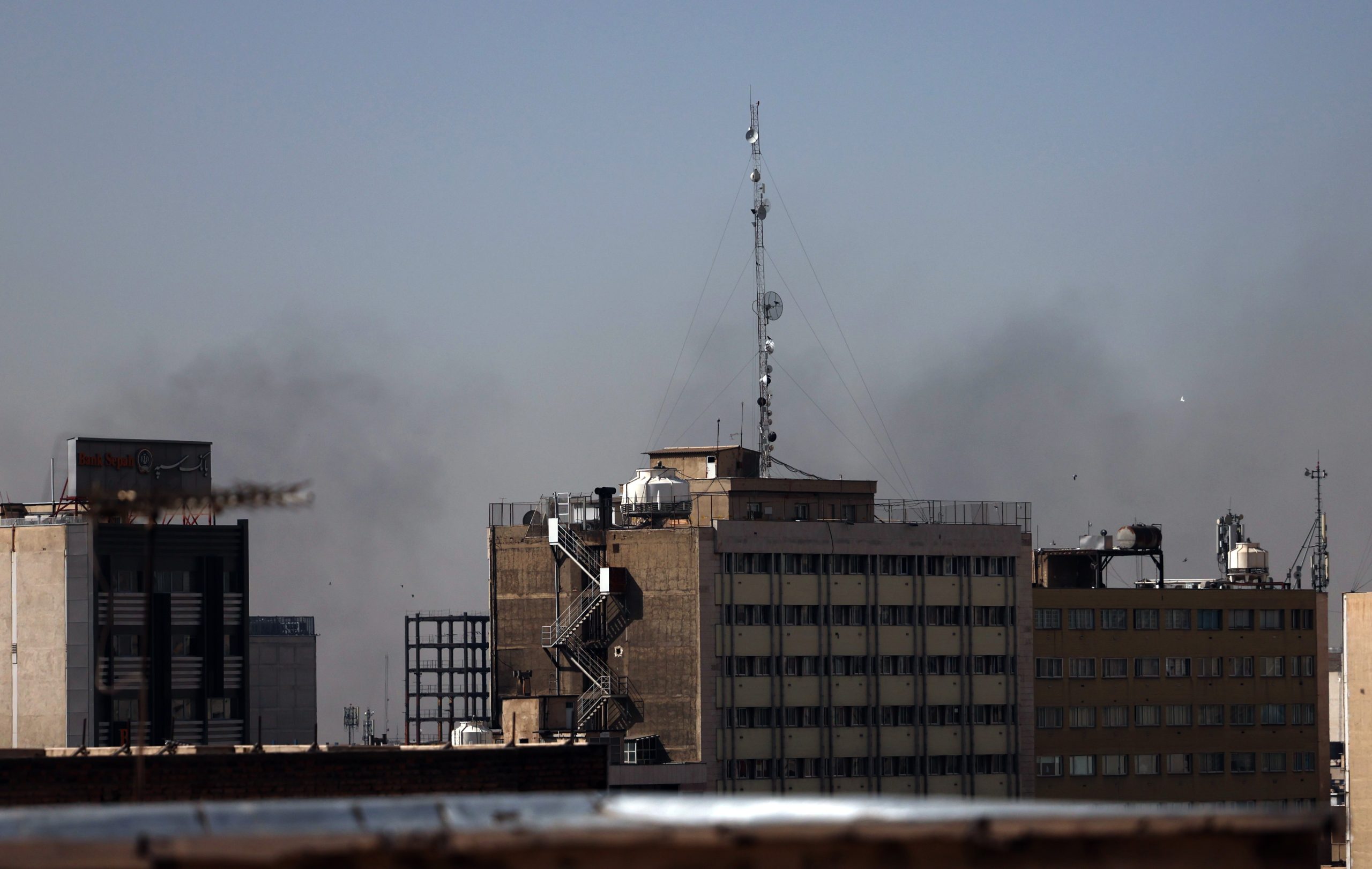 Izrael i SAD napali Iran: Tramp i Netanjahu tvrde da je ajatolah Ali Hamnei ubijen, pozivaju Irance da „završe posao“ (FOTO, VIDEO) 5 Izrael i SAD napali Iran: Tramp i Netanjahu tvrde da je ajatolah Ali Hamnei ubijen, pozivaju Irance da „završe posao“ (FOTO, VIDEO) 5