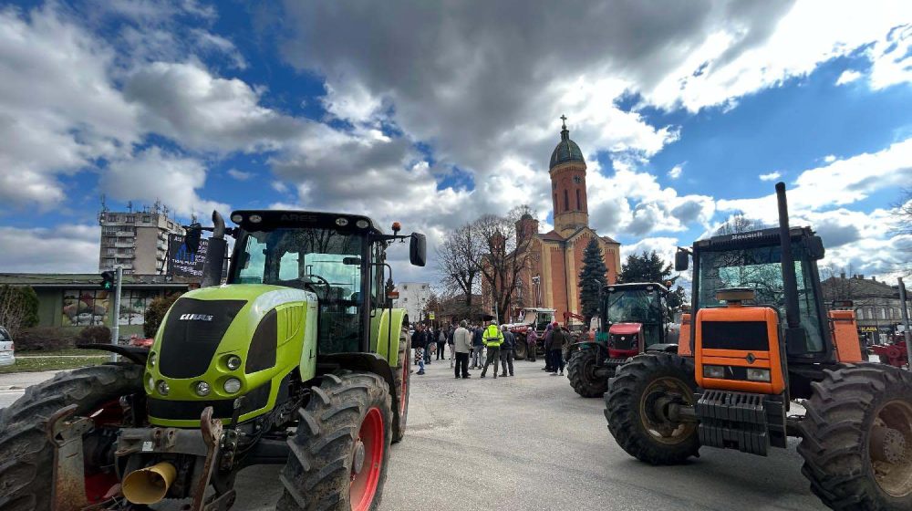 Počelo povlačenje poljoprivednika sa blokada: O kojim poljoprivednicima je reč i zašto odustaju? 1