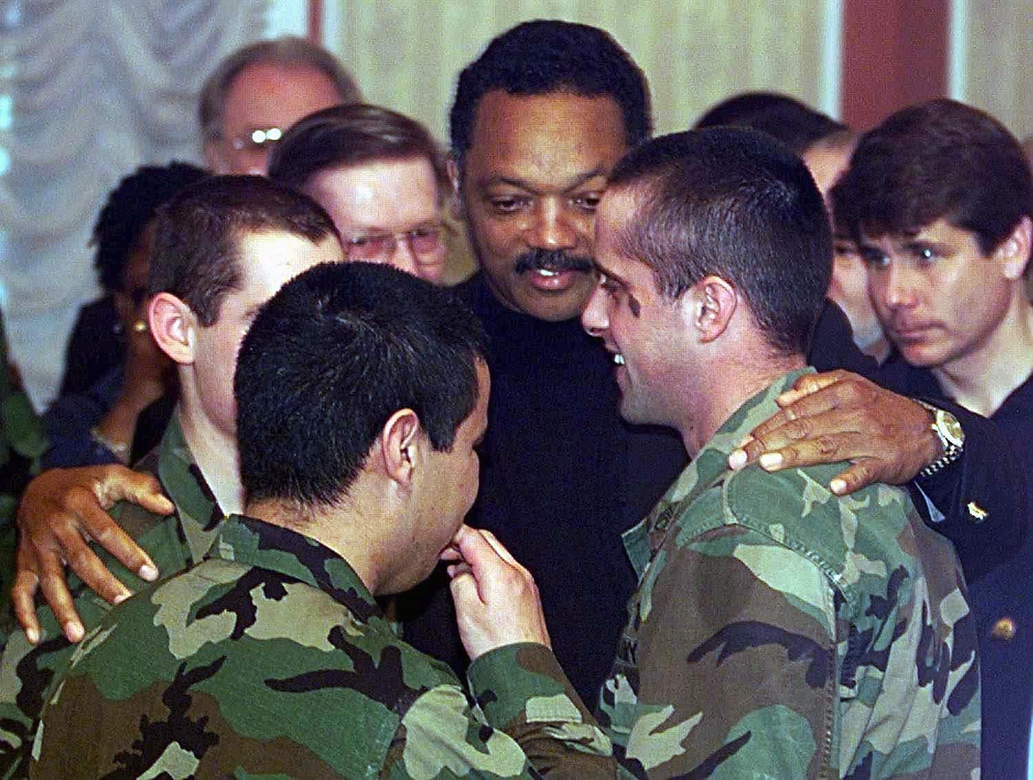 "Molitva sa Miloševićem": Kako je Džesi Džekson bio ključna figura u oslobađanju američkih vojnika iz Jugoslavije 1999. godine (FOTO, VIDEO) 2