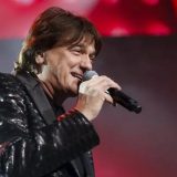 Bačena bomba u dvorište kuće Zdravka Čolića, motiv i počinioci nepoznati 6