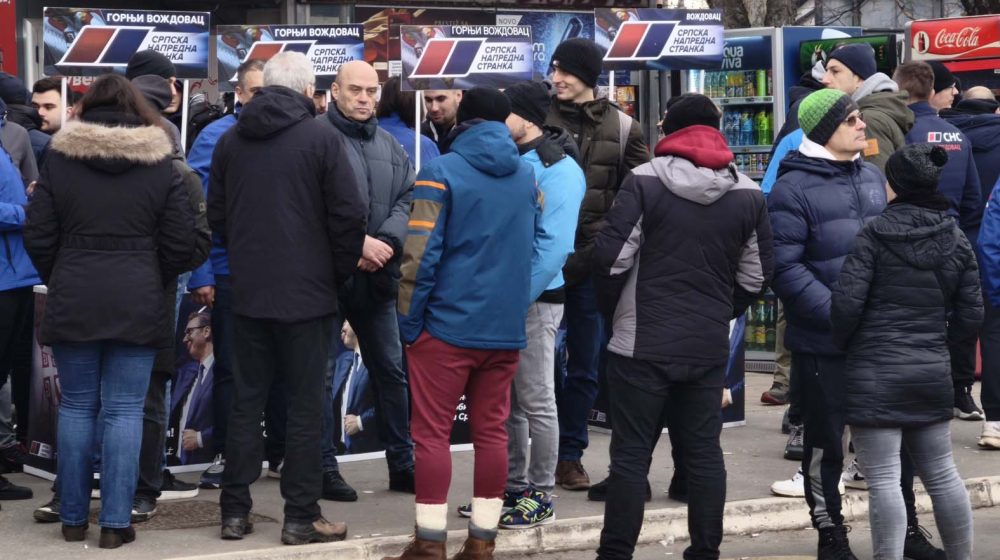 Sukob studenata i SNS u Resniku 1