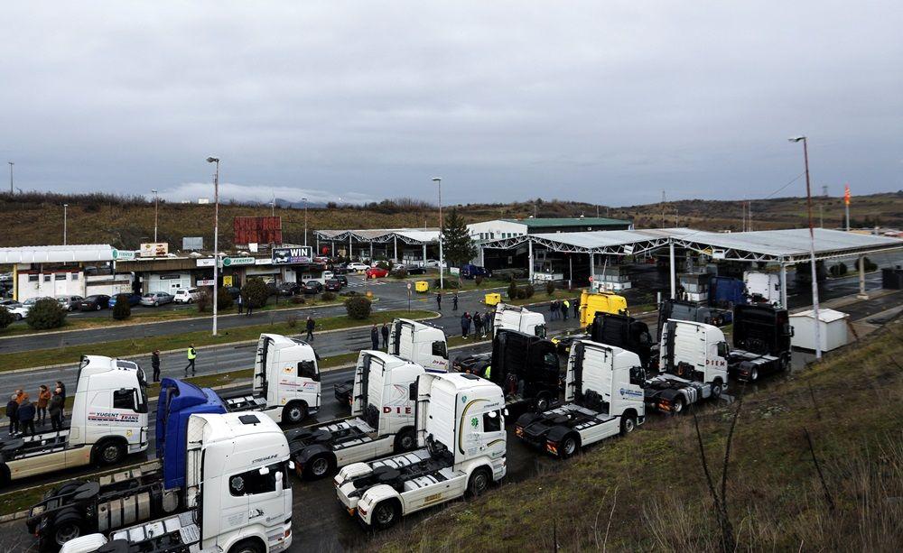 EU poručila kamiondžijama sa Balkana: 'Nema ustupaka' 14 protest kamiondžija na graničnom prelazu severne makedonije i grčke