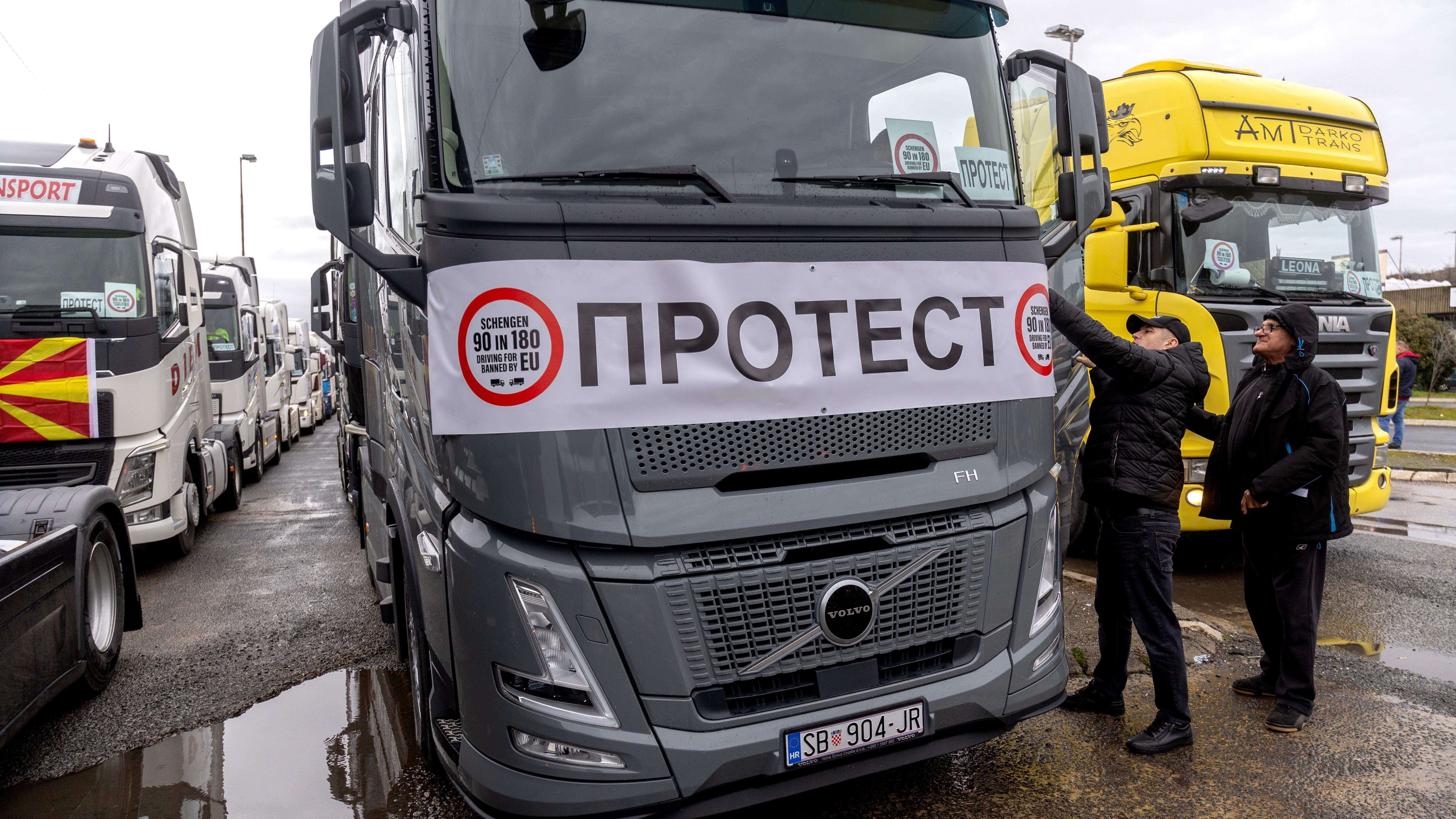 EU poručila kamiondžijama sa Balkana: 'Nema ustupaka' 3 protest kamiondžija na graničnom prelazu Đevđelija, između Severne Makedonije i Grčke