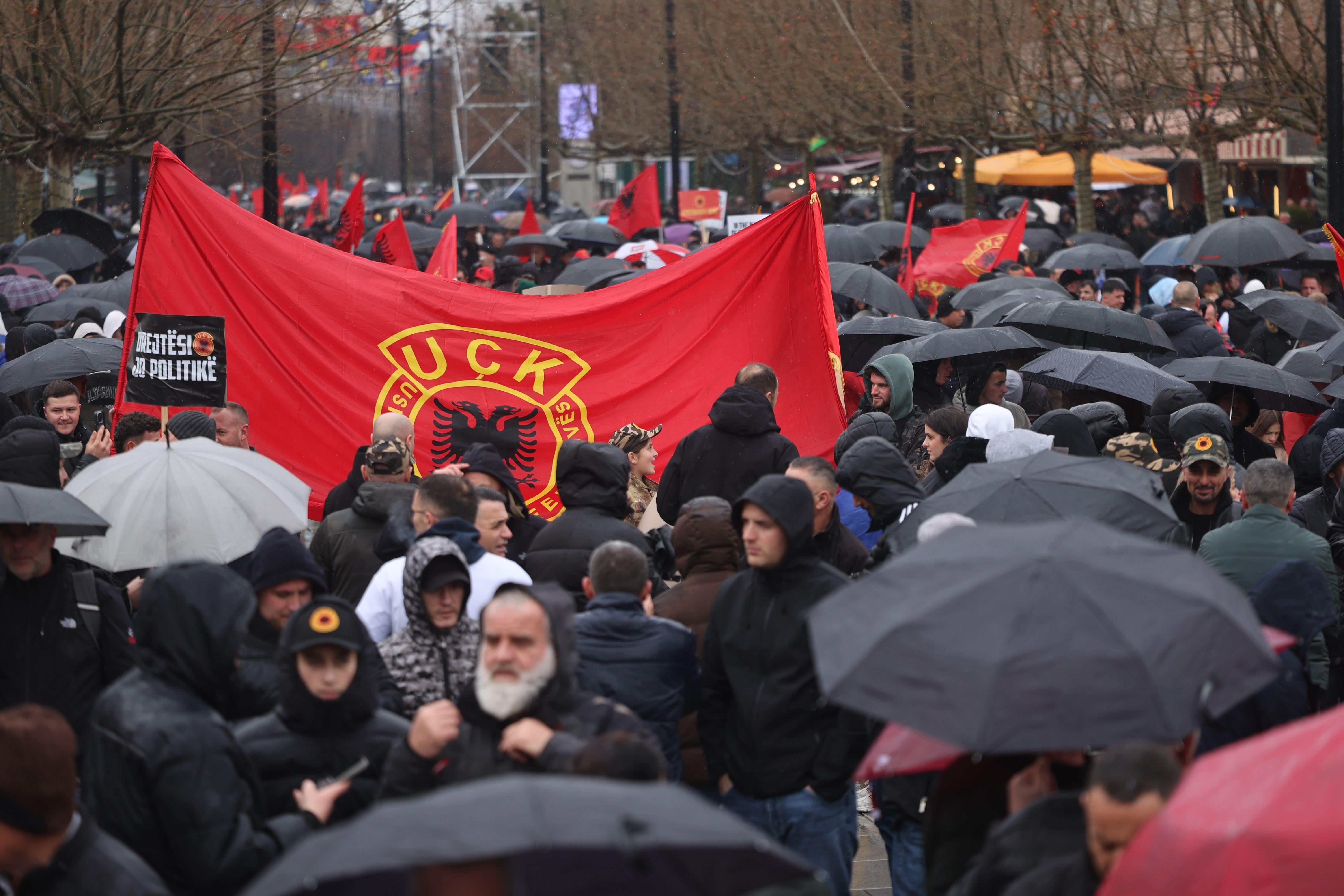 Proslava punoletstva nezavisnog Kosova i podrška vođama OVK 4 obeležavanje 18 godina nezavisnosti Kosova, zastava OVK